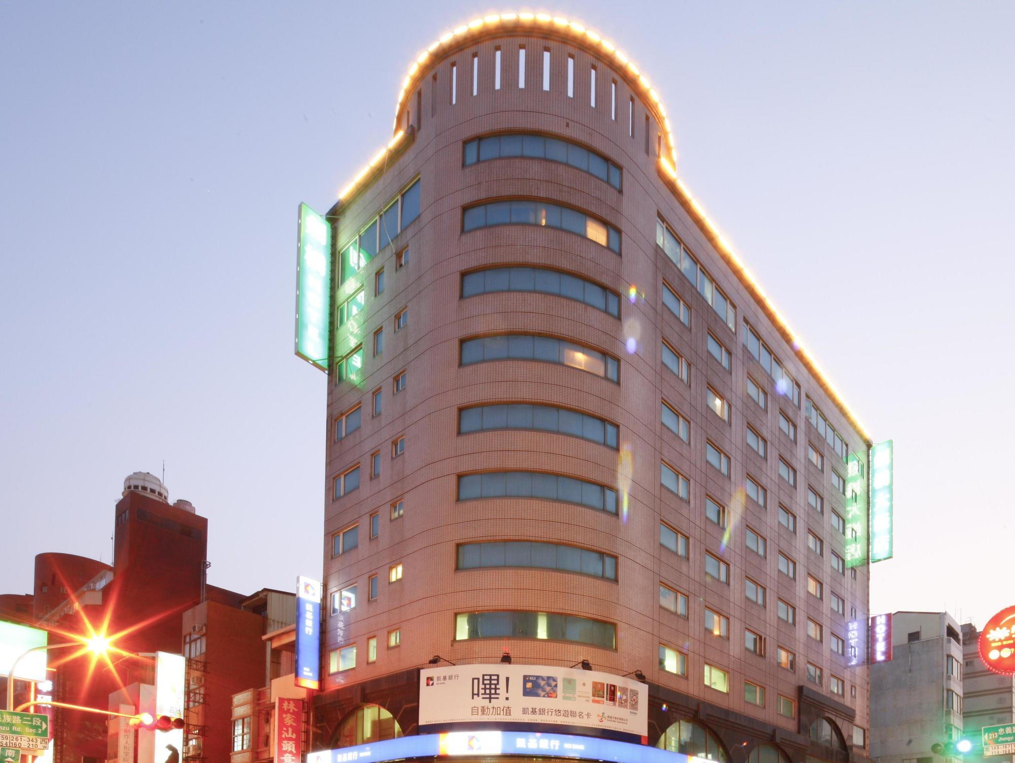 Cambridge Tainan Hotel Exterior foto