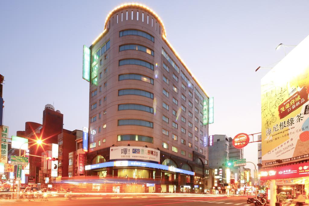 Cambridge Tainan Hotel Exterior foto